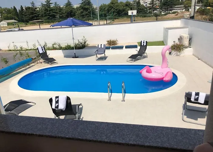 House With A Swimming Pool - 14133 別荘 *