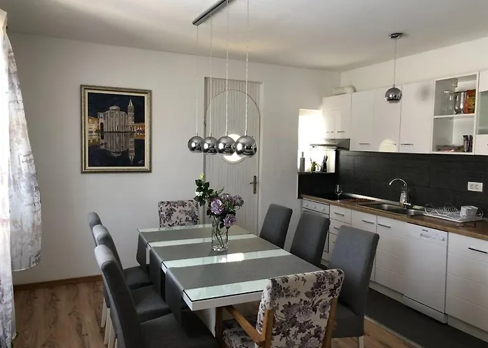 House With A Swimming Pool - 14133 * ザダル